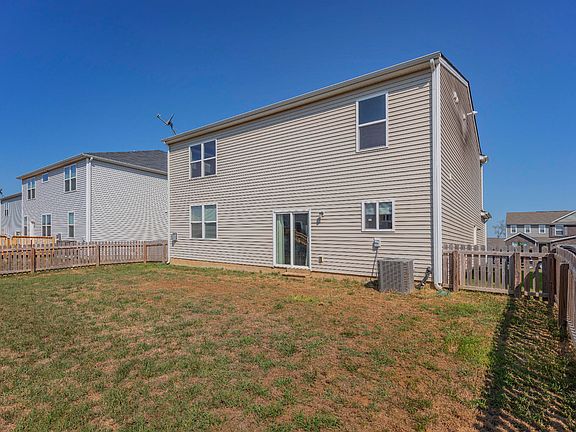 4th image of 273 Saint Regis Dr