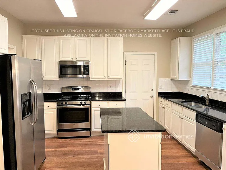 1481 Gateview Way — Photo 6