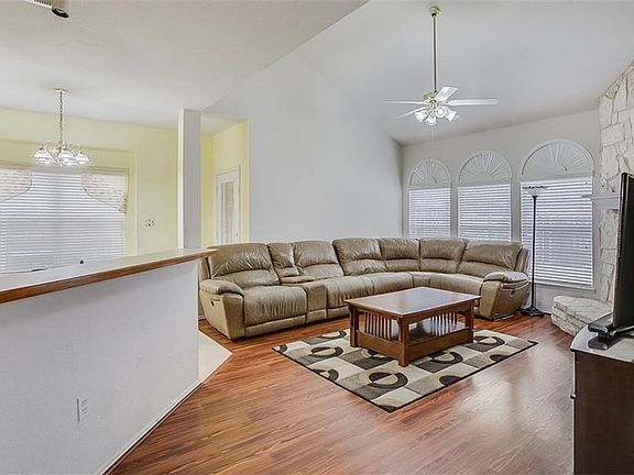 4th image of 5505 Green Hollow Ln