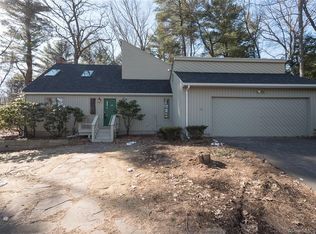 10 Rickwood Ln, Granby, CT 06035