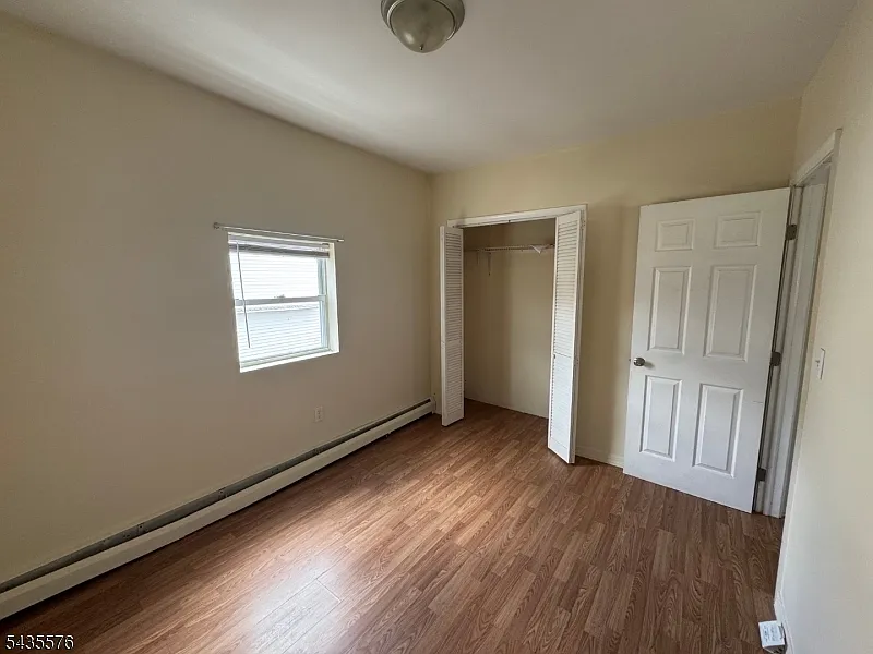 2 bed, 1.0 bath, $1,900 — Photo 3