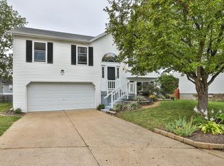 1827 Florine Ct, Saint Charles, MO 63303