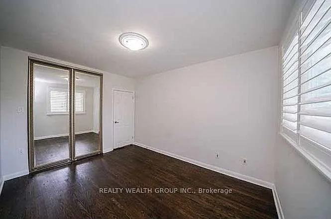 271 McConvey Dr — Photo 8