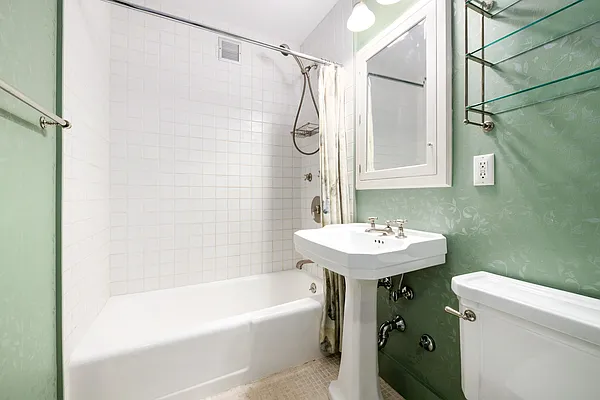 Sold by Douglas Elliman | media 22