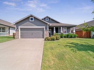 9807 E 105th St N, Owasso, OK 74055