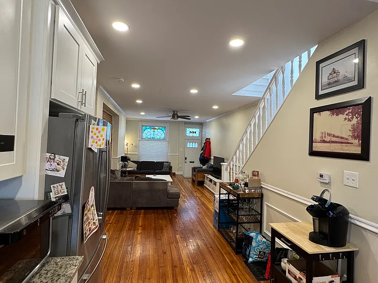 715 S Linwood Ave — Photo 4
