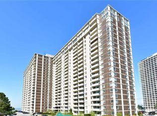 12900 Lake Ave PENTHOUSE 11, Lakewood, OH 44107