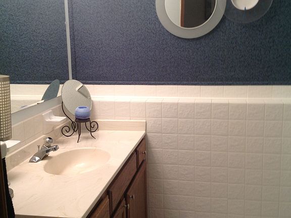 4th image of 8775 Knollwood Dr