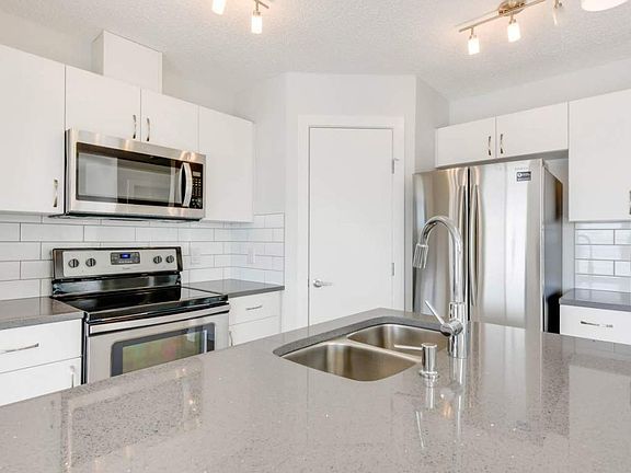 4th image of 251 39th Ave NW