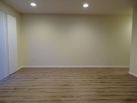 5th image of 7612 NE 34th Ave APT 8