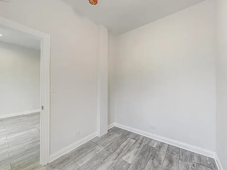 2213 W 23rd Pl #2F — Photo 13