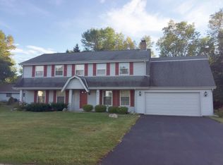 951 Kentwood Dr, Racine, WI 53402