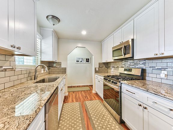 5th image of 1590 Johnson Ln