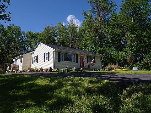 3rd image of 321 Chenowith Dr