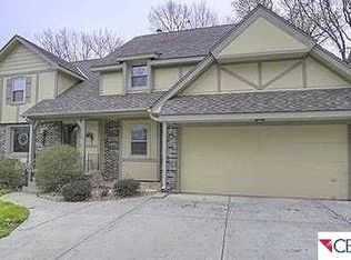 513 Laurel Dr, Bellevue, NE 68005