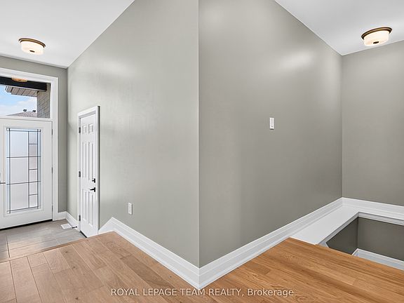 5th image of 816 Namur St