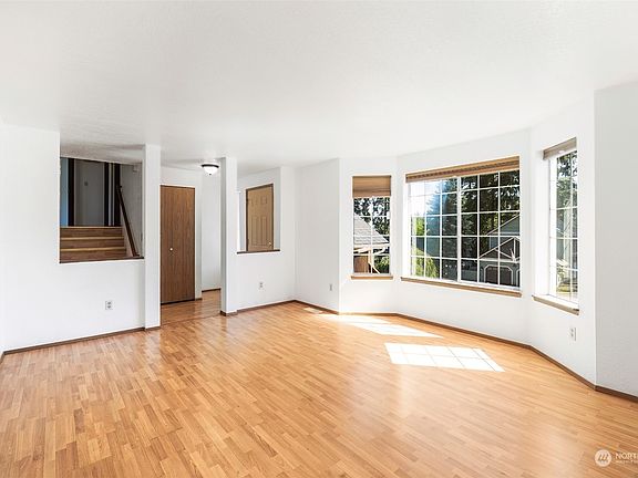 5th image of 10100 Ashley Circle NW
