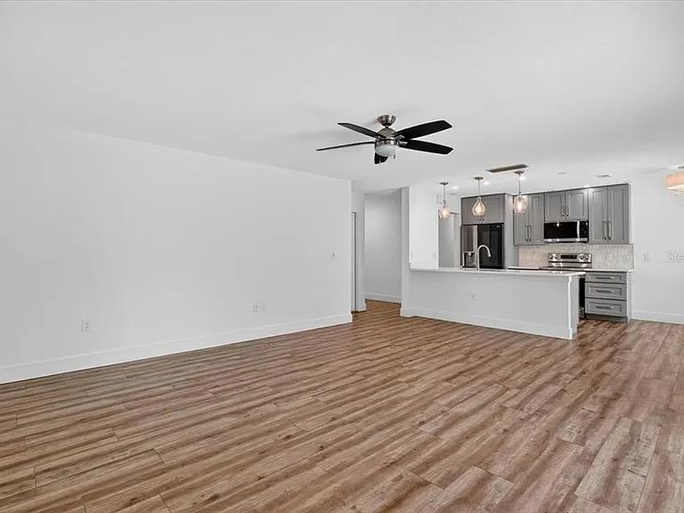 4230 Shady Oaks Ct — Photo 9