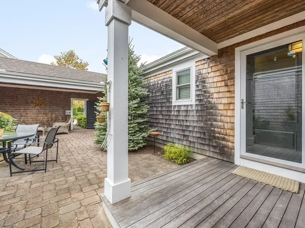 30 Whitcomb Gdn, Plymouth, MA 02360
