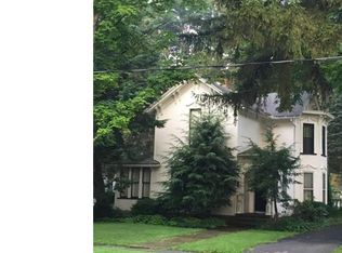 48 Church St, Chagrin Falls, OH 44022