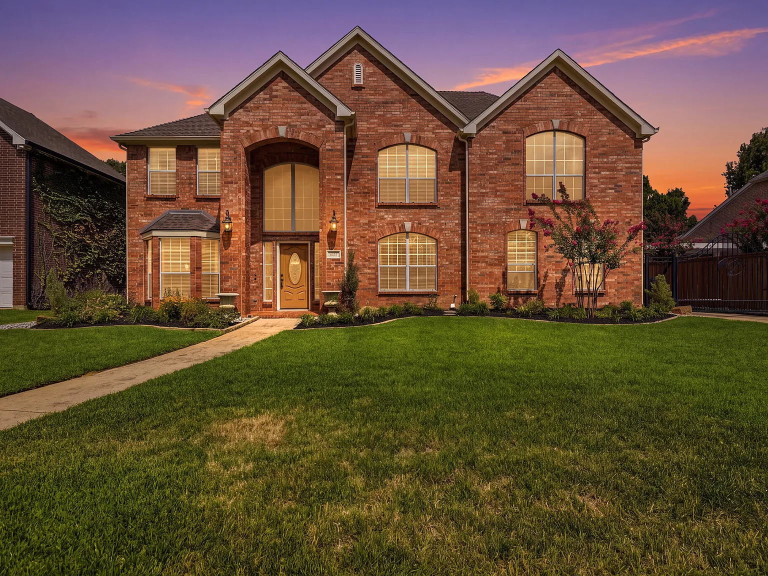4 bed, 3.5 bath, 3590 sqft, $4,200 — Photo 3