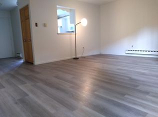 105 Presidential Dr, Sicklerville, NJ 08081