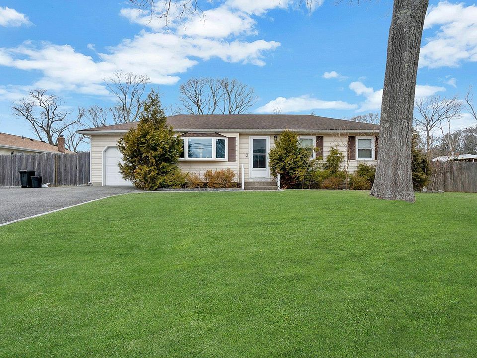 1st image of 92 S Evergreen Drive