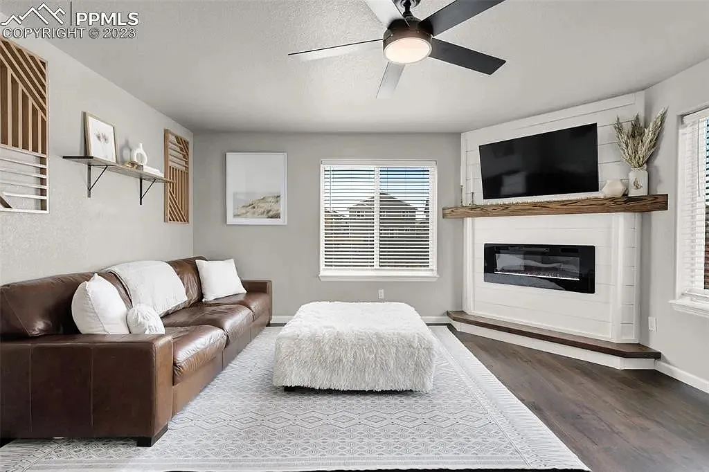 4 bed, 2253 sqft, $2,600 — Photo 4