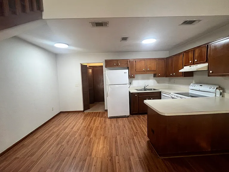 2331 Tina Dr — Photo 5