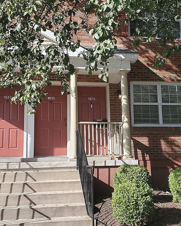 1st image of 1316 E Swan Cir