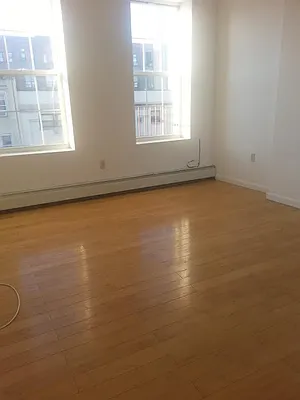 Rented by Astoria Realty | media 8