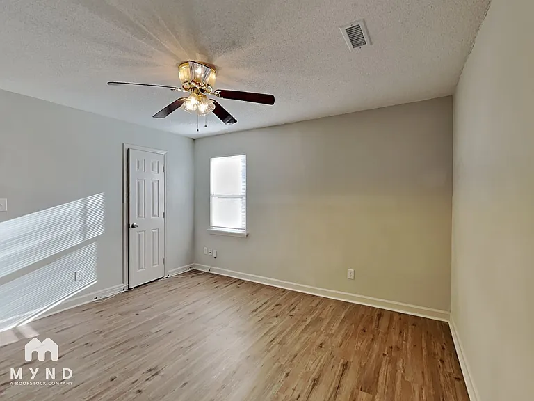 2241 Thornfield Rd — Photo 12