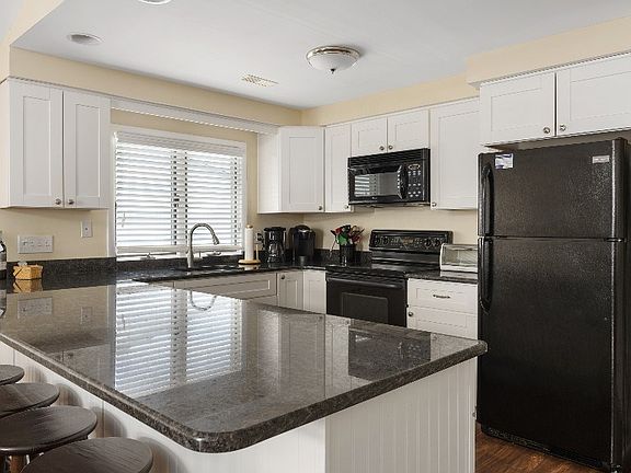 2nd image of 11 63rd St W #Sea