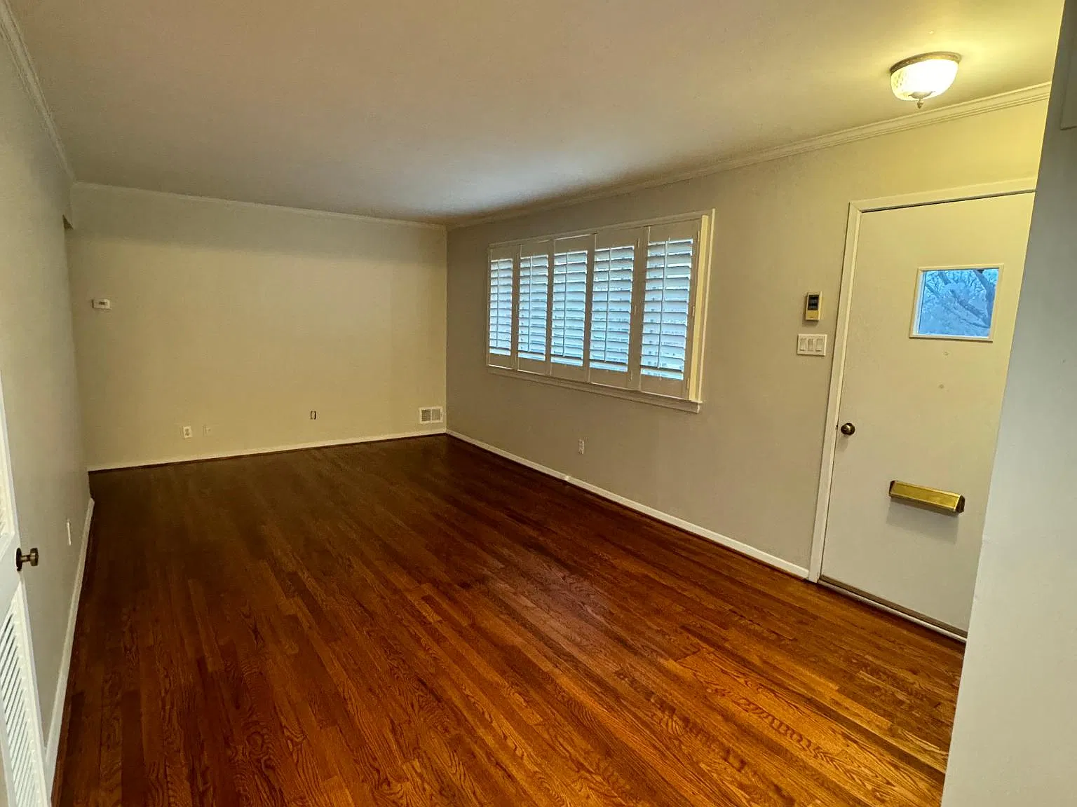 701 Robert Rd — Photo 2