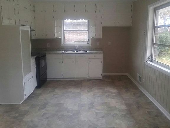 5th image of 512 Goldenrod Dr