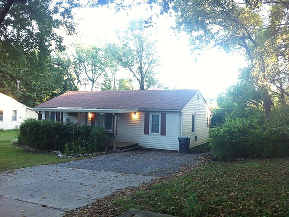 3rd image of 1325 E 84th Ter