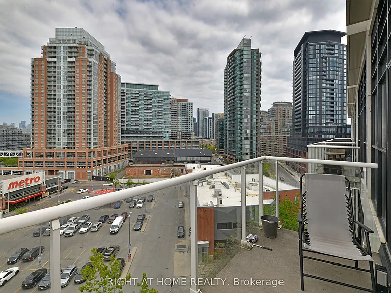 43 Hanna Ave #708 — Photo 19