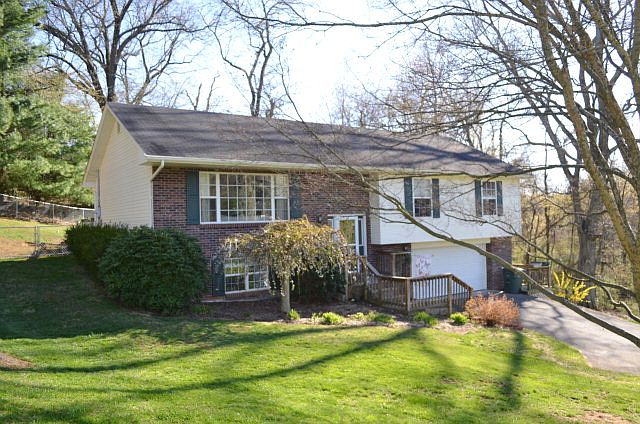 1st image of 502 Summerwood Dr NE