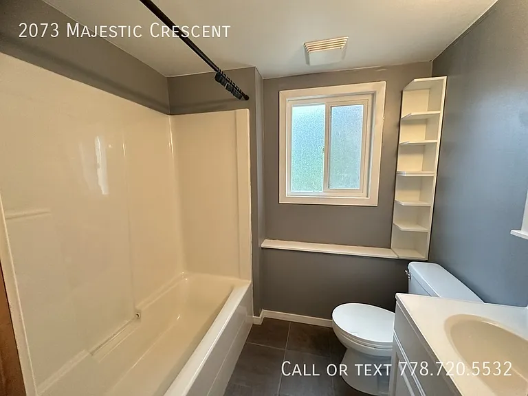 2073 Majestic Cres — Photo 24