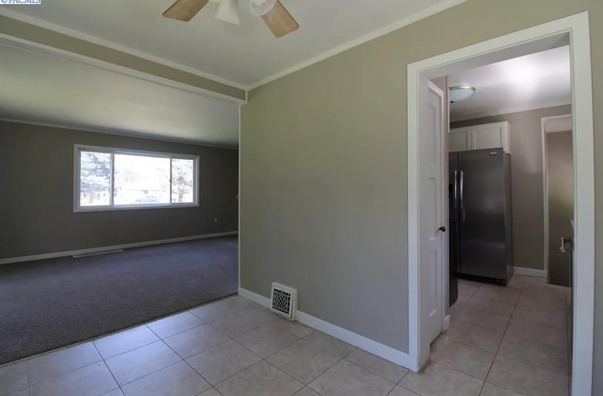 3 bed, 1700 sqft, $1,750 — Photo 1