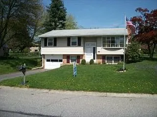 257 Tennyson Dr photo 1