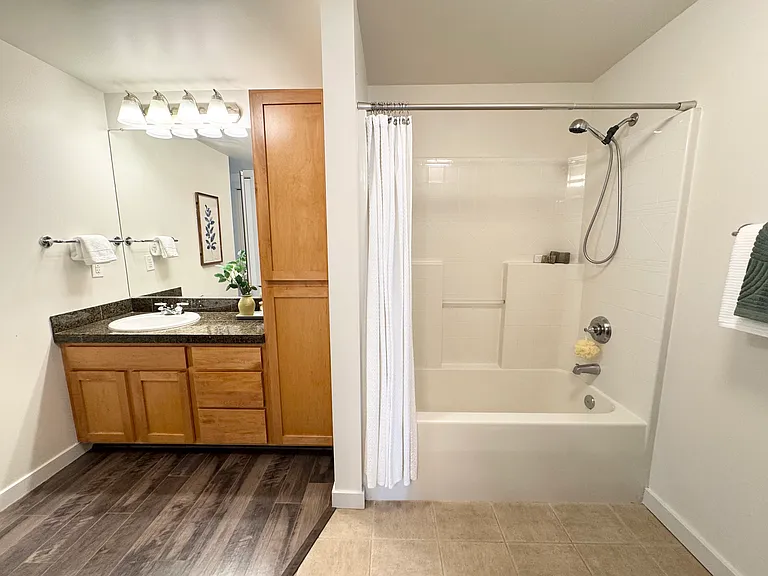 2607 Western Ave #556 — Photo 16