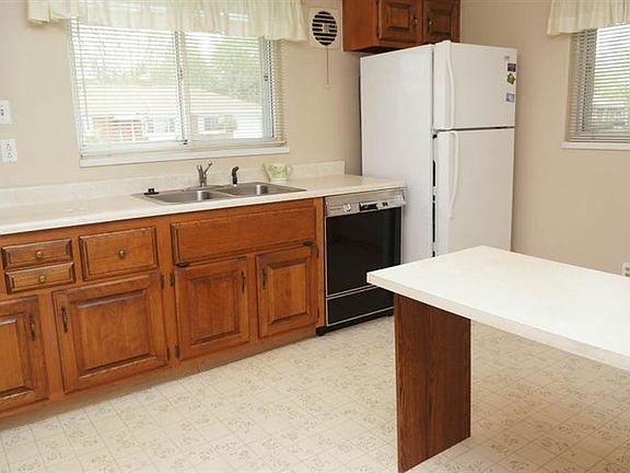 5th image of 916 Hollendale Dr