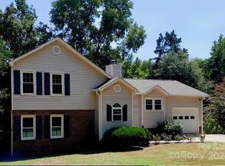 1597 Willowbrook Dr, Fort Mill, SC 29708