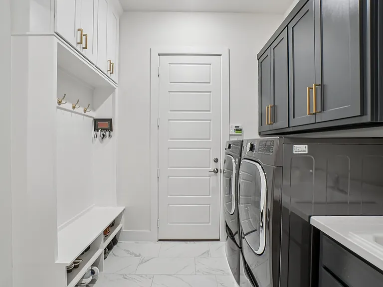 3960 Medio Creek Dr — Photo 14