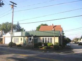 68 Gansett Ave, Cranston, RI 02910