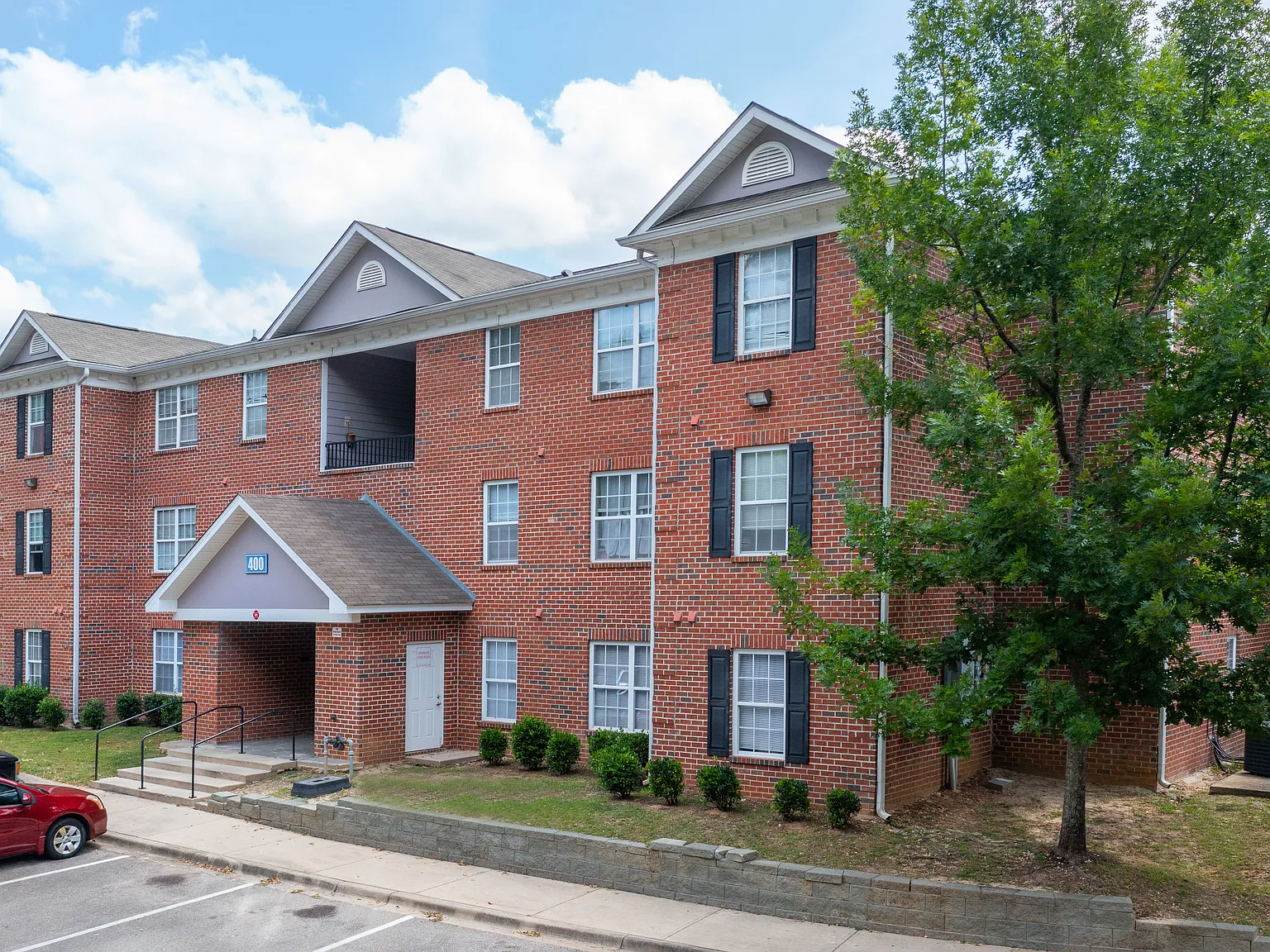 Capital Luxury Condominiums — Photo 2