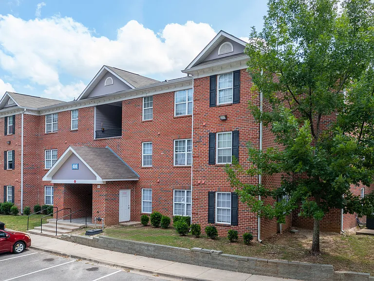 Capital Luxury Condominiums — Photo 2