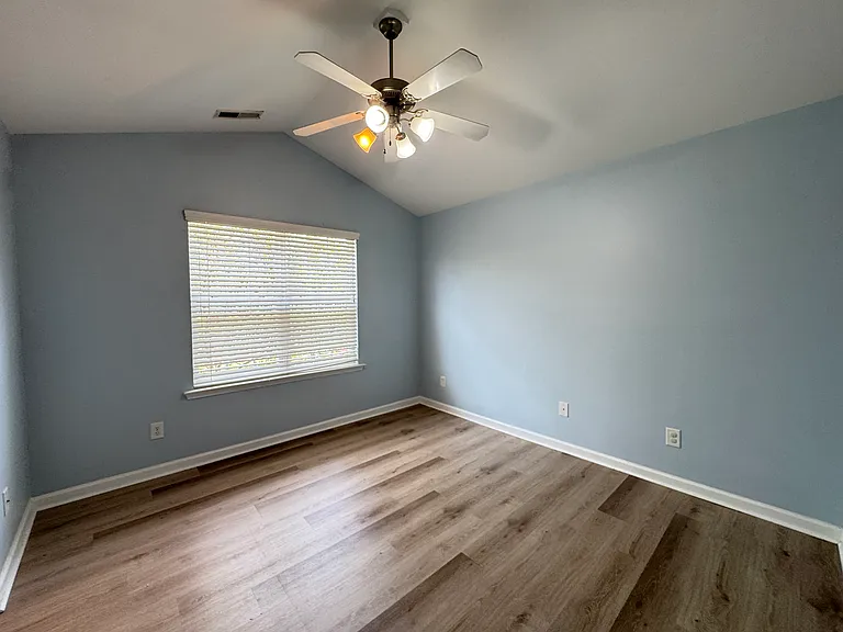 413 Hamlet Park Dr — Photo 19