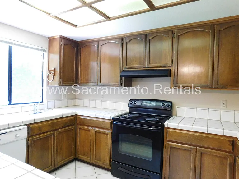 7452 Santa Susana Way — Photo 8